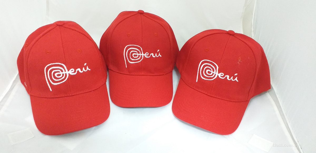 Keppis con logo bordado